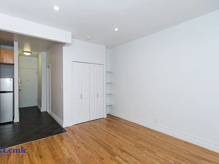 505 E 88th St #3RE — Photo 2