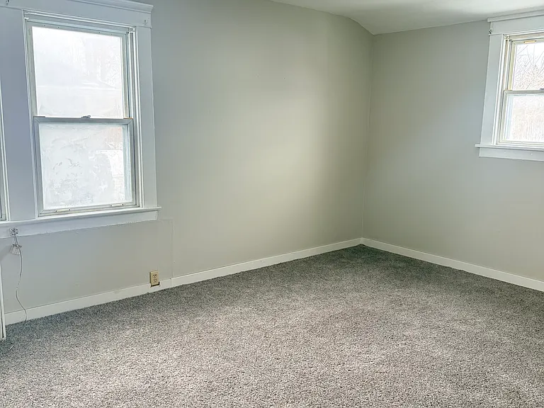 101 Linwood Ave — Photo 4