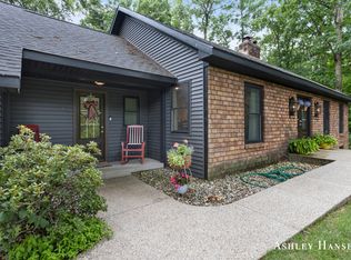 2517 Shadowbrook Dr SE, Grand Rapids, MI 49546