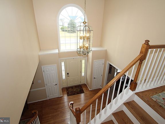 3rd image of 45 Meadow Dr