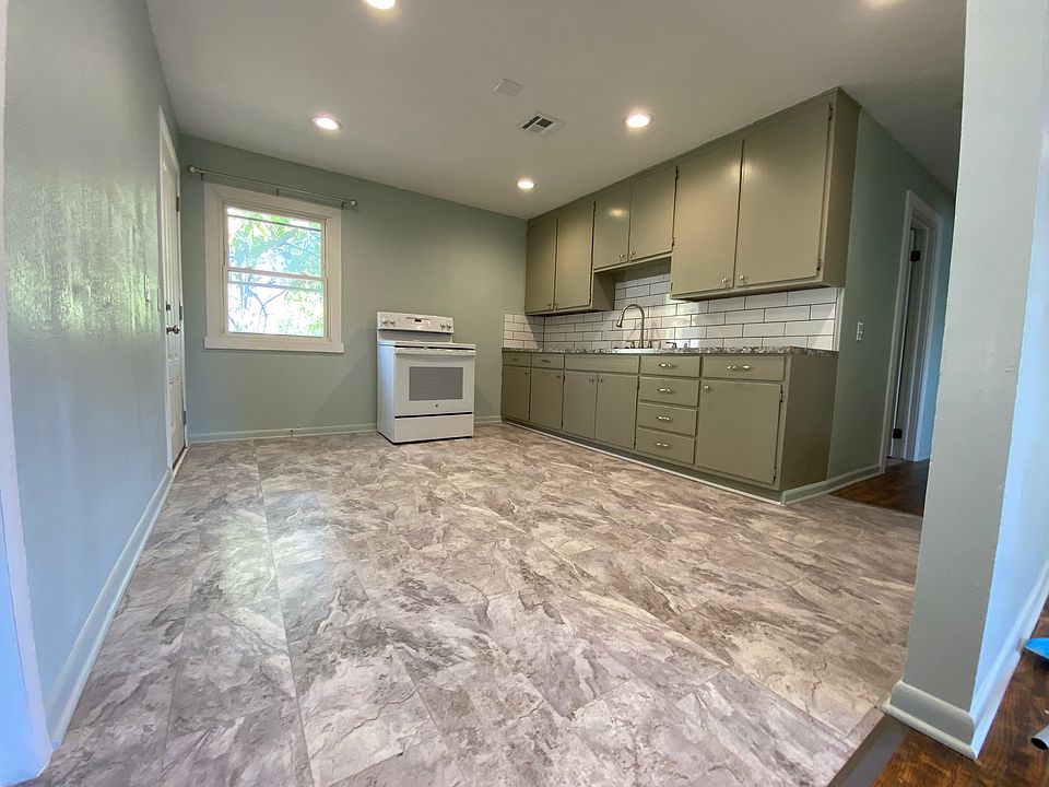 1st image of 207 S Marshall St