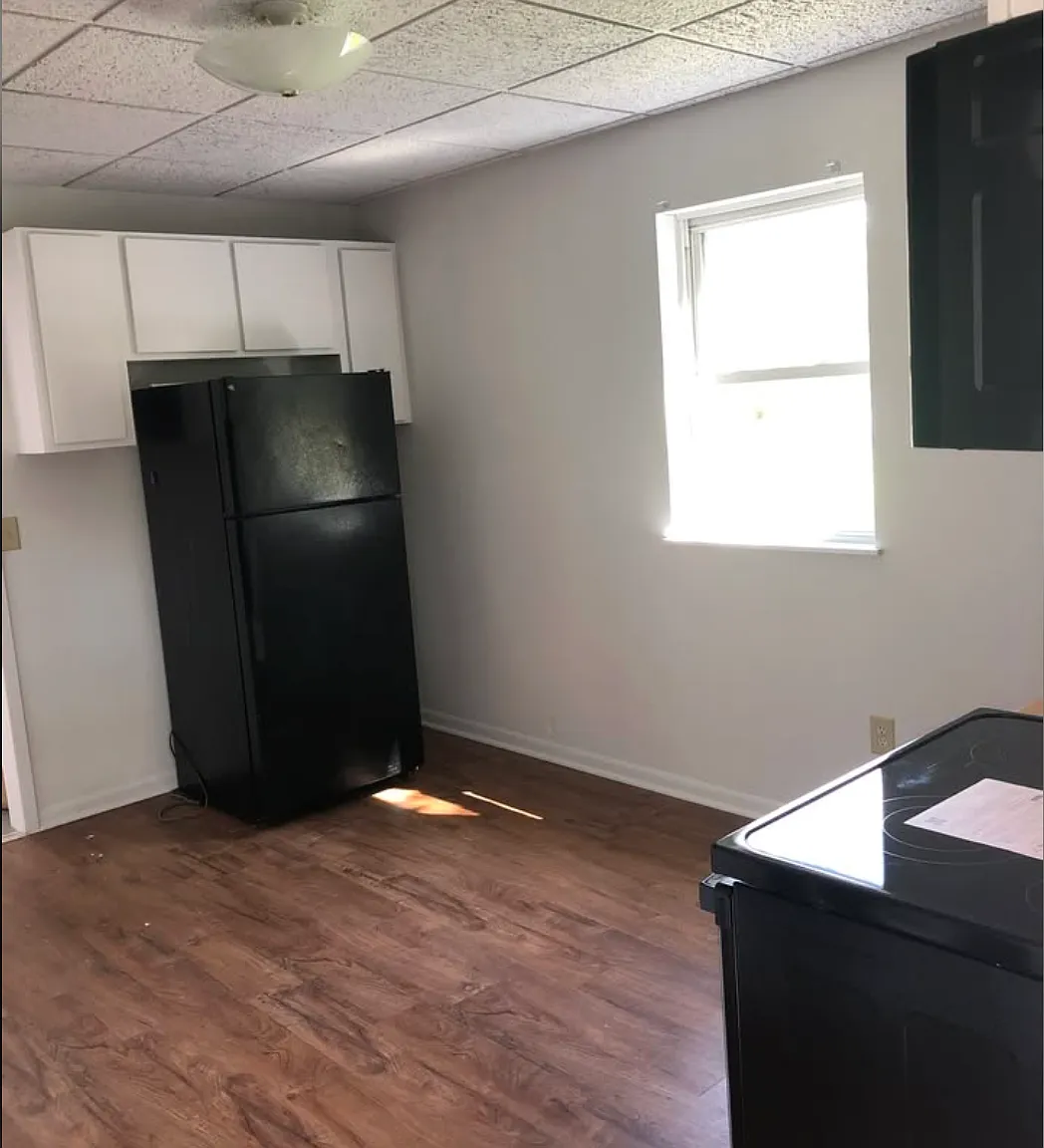 2 bed, 1100 sqft, $1,400 — Photo 4