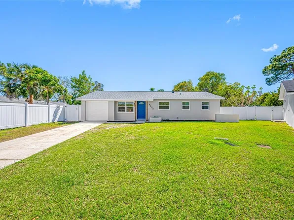 8422 85th Ct, Seminole, FL 33777
