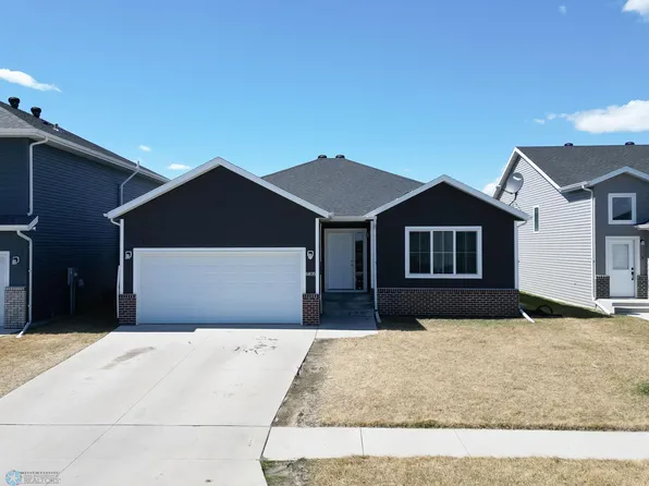 6835 16th St S, Fargo, ND 58104