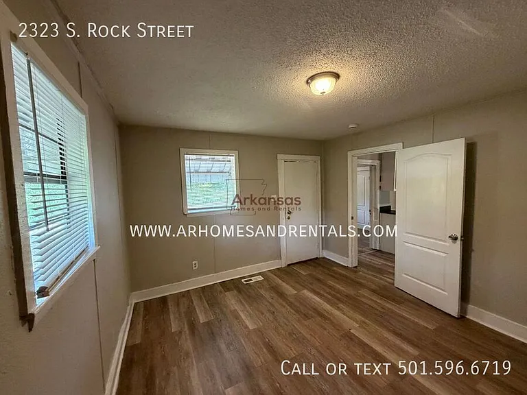 2323 S Rock St — Photo 9