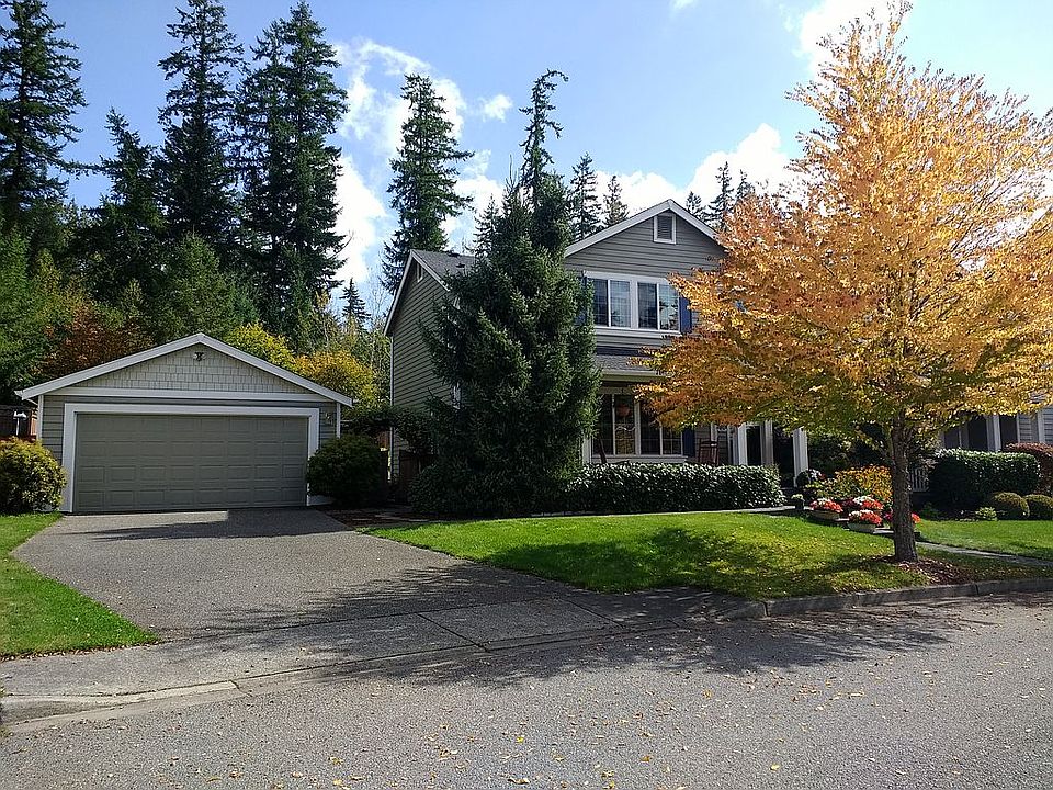 Front with detached garage