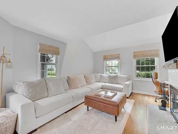 4th image of 28 Paisley Ln #28