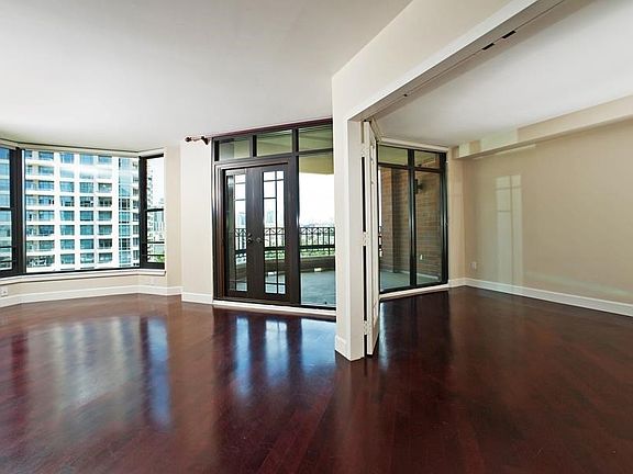 3rd image of 500 W Harbor Dr Unit 1019