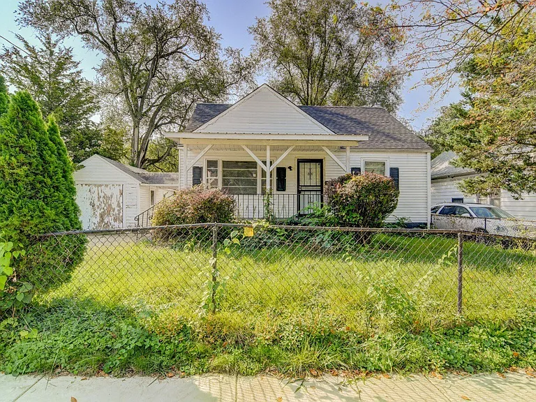 759 E Lawrence St — Photo 2