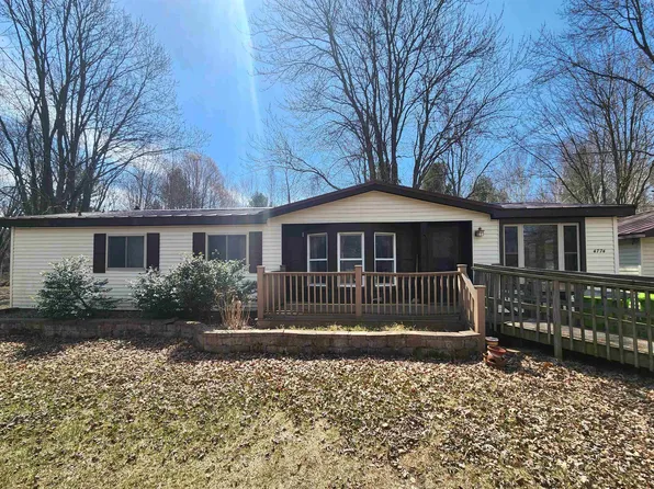 4774 E Kelly Ln, Midland, MI 48642