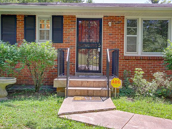 3rd image of 538 Rosewood Dr