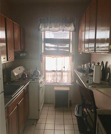 3rd image of 1351 Noble Ave