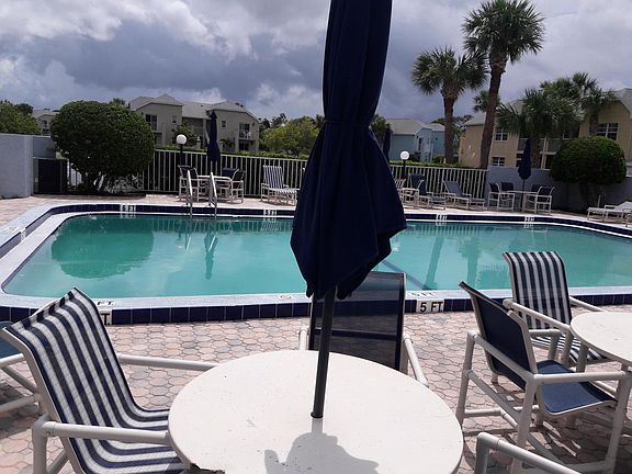 5th image of Right1625 SE Green Acres Circle #201