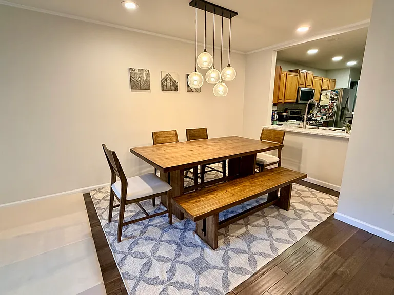 56 Foxwood Sq N — Photo 4