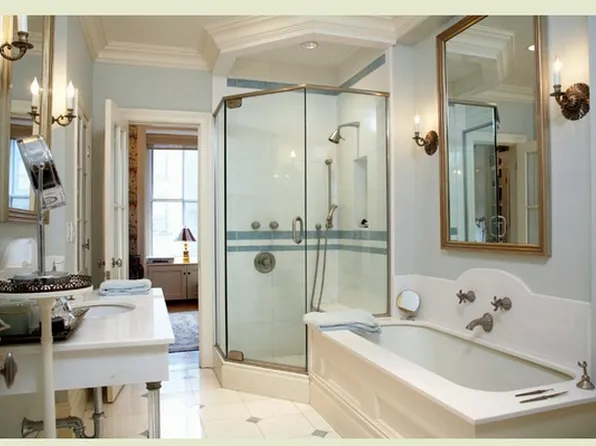 211 East 61st Street image 1 of 1