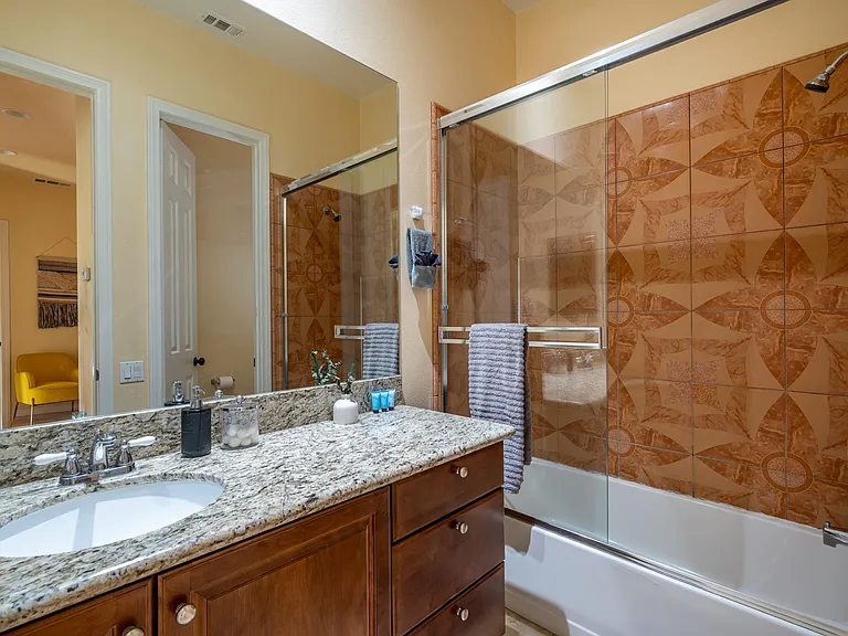 4980 Surrey Ct — Photo 85