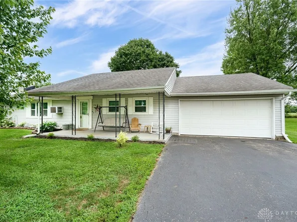 1166 N Lake Rd, New Carlisle, OH 45344