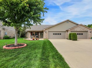 1640 Magnolia Dr, Greenwood, IN 46143