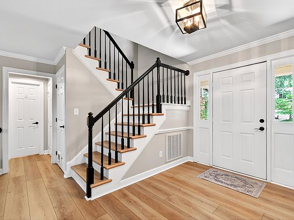 5th image of 1006 Napa Pl