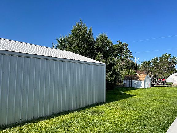 3rd image of 407 W Avenue A