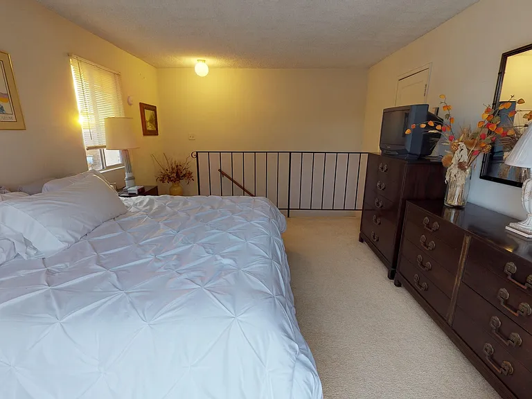1104 Isabella Ave — Photo 21