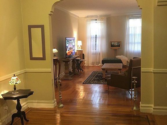 3rd image of 240 E 18th St APT 6J