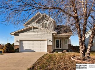 1620 Barrington Pkwy, Papillion, NE 68046