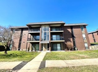800 College Park Dr APT 9, Coraopolis, PA 15108