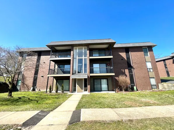 800 College Park Dr APT 9, Coraopolis, PA 15108