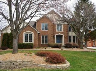 4402 Deacon Ct, Troy, MI
