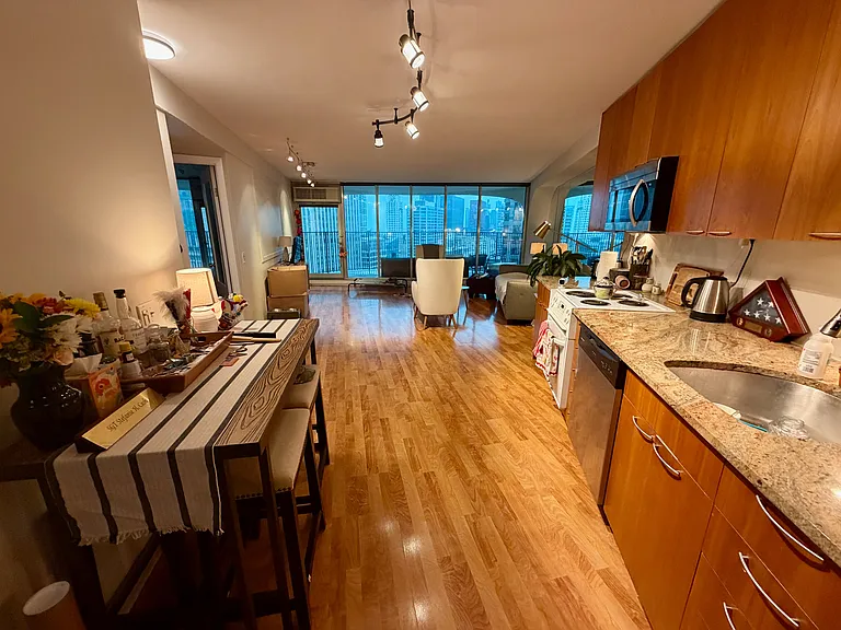 300 N State St #1-3710 — Photo 8