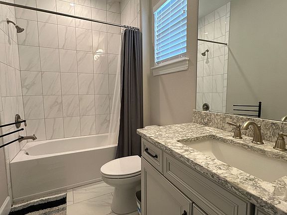 3rd image of 6875 Broglie St