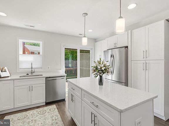 5th image of 4608 Bass Pl SE