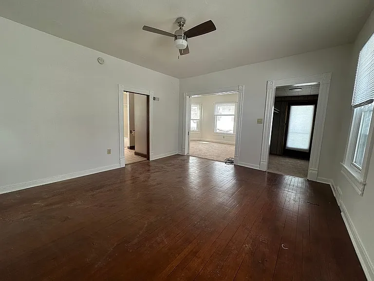 100 Valley View St — Photo 7