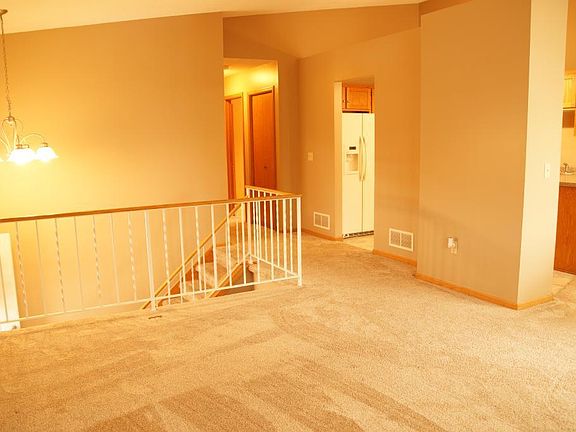 3rd image of 1109 Aston Cir
