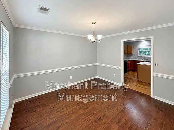 5th image of 323 Windsong Dr