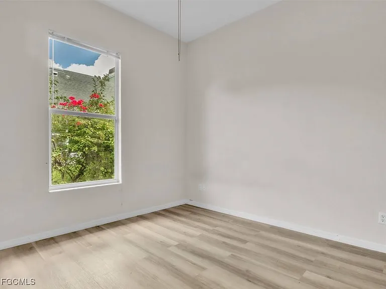 1580 Argyle Dr — Photo 13