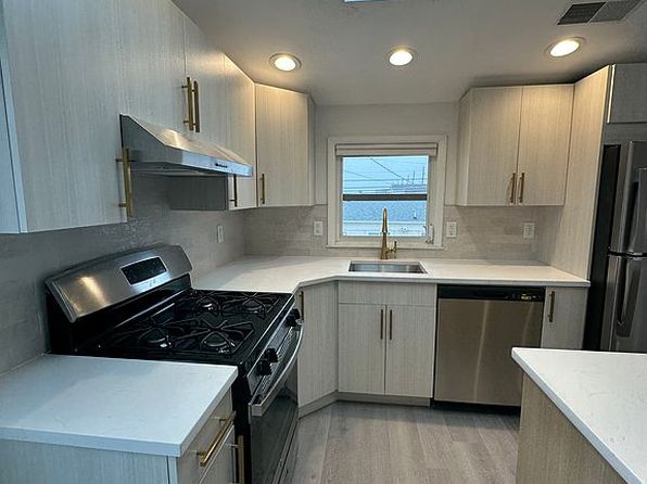 123 W Tide Way
