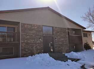 1616 Pinewood Ln APT 8, Hudson, WI 54016
