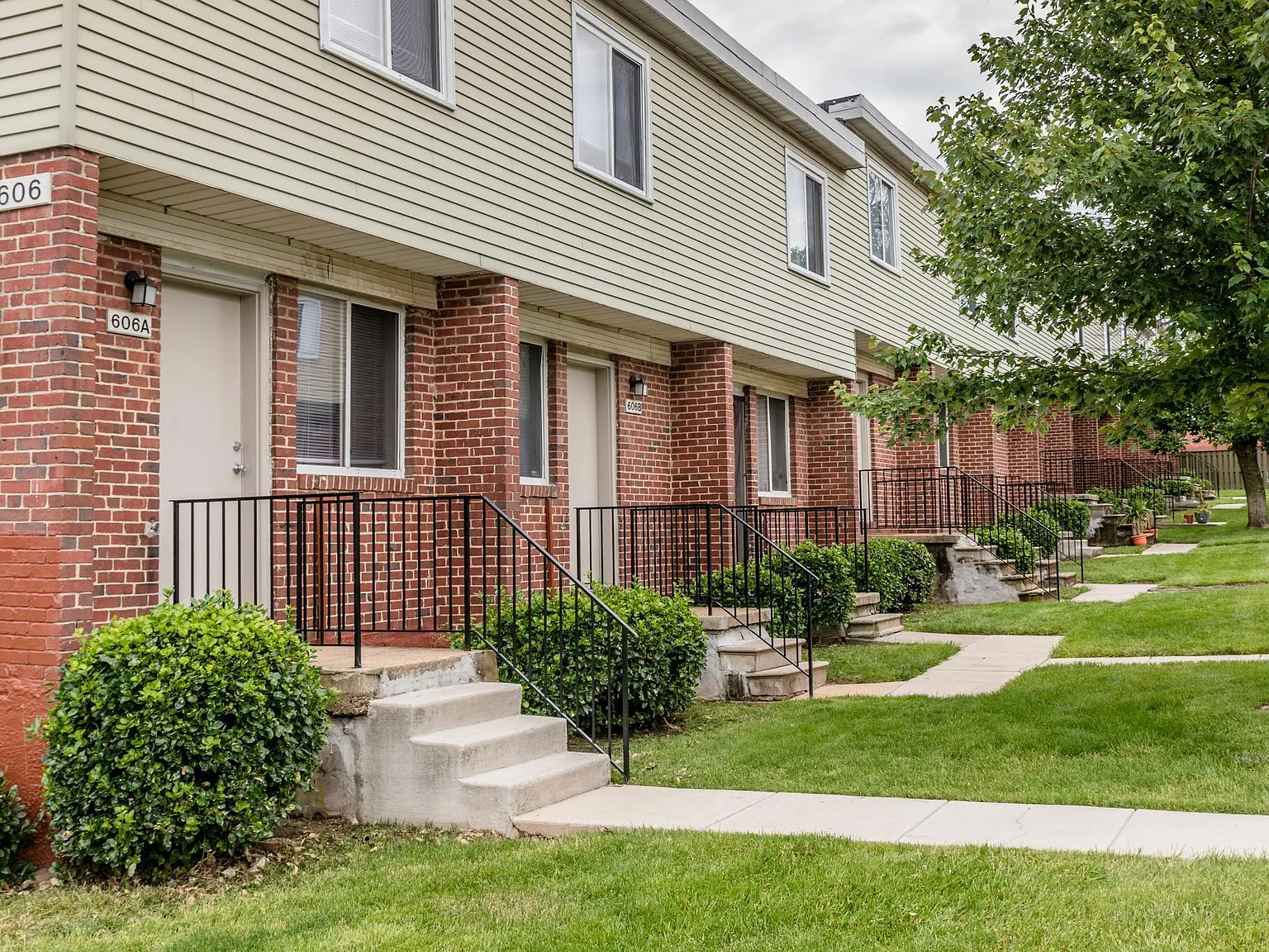 2 bed, 650 sqft, $1,149 — Photo 1