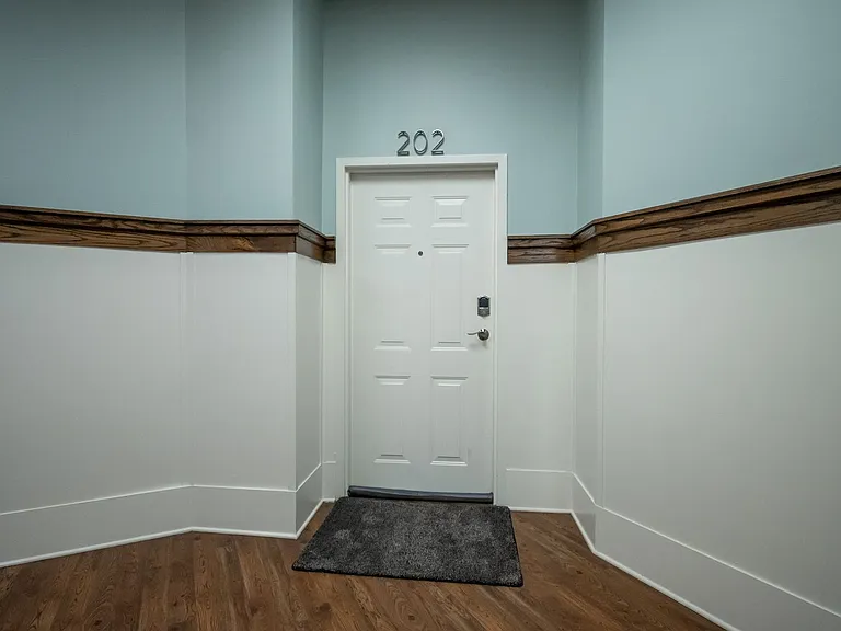 269 N Hull St #202 — Photo 2