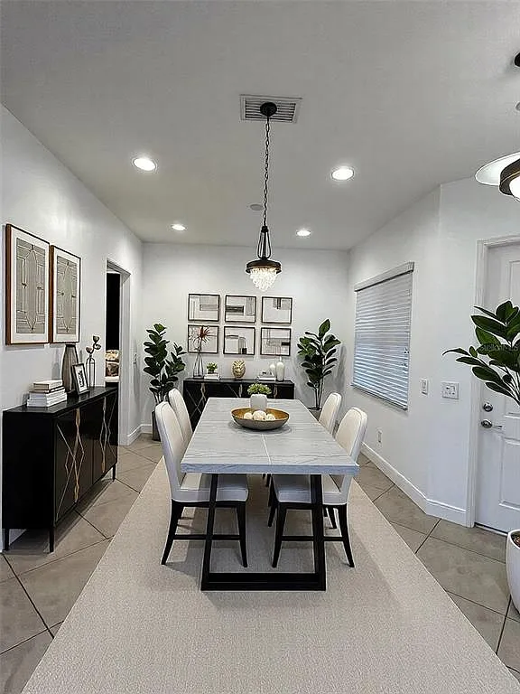 4 bed, 4.0 bath, 2728 sqft, $3,750 — Photo 3