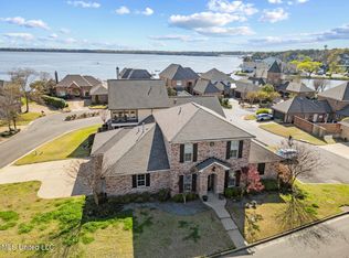 147 Summers Bay Dr, Ridgeland, MS 39157
