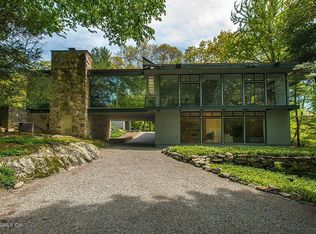 8 Dublin Hill Rd, Greenwich, CT 06830