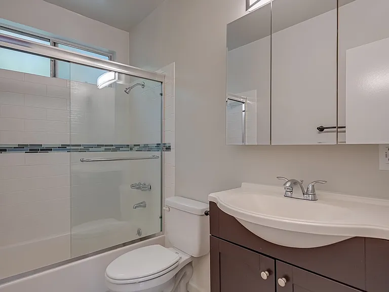 VASSAR APARTMENTS — Photo 7