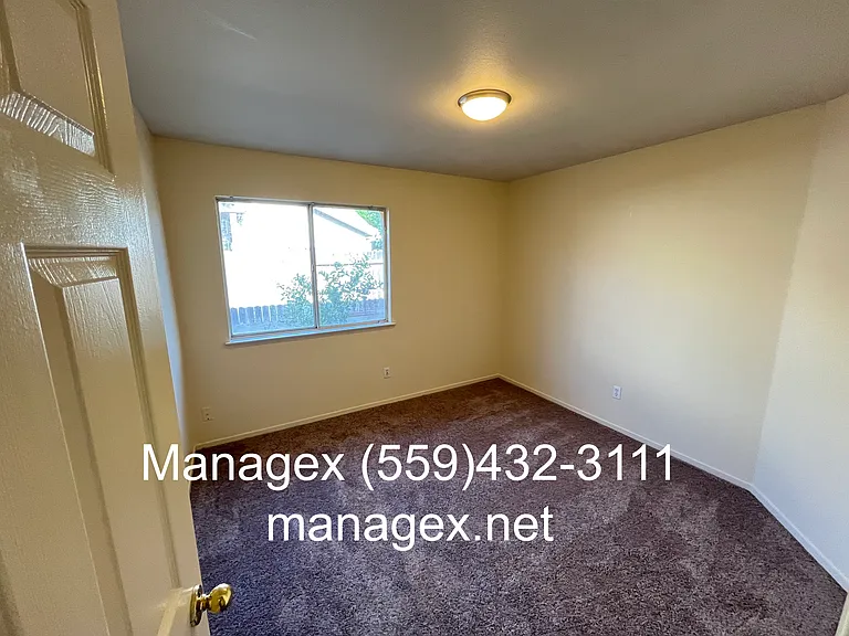 5584 W Chennault Ave — Photo 14