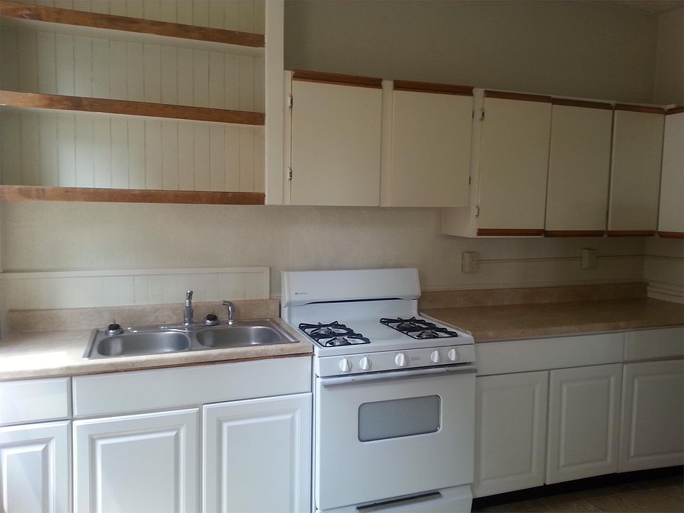 2nd image of 124 N West St