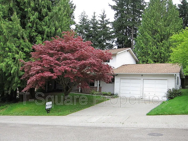 4 bed, 2.5 bath, 1900 sqft, $3,599 — Photo 1