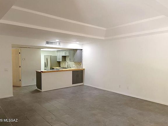 4th image of 1200 E River Rd APT B22