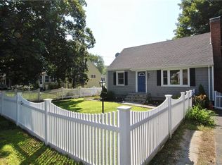 390 Edison Rd, Trumbull, CT 06611